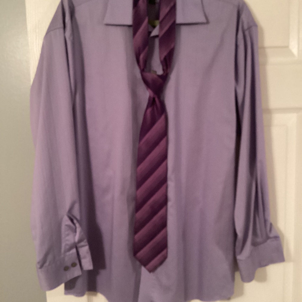 Kenneth Cole Reaction Liliac dress shirt ant tie